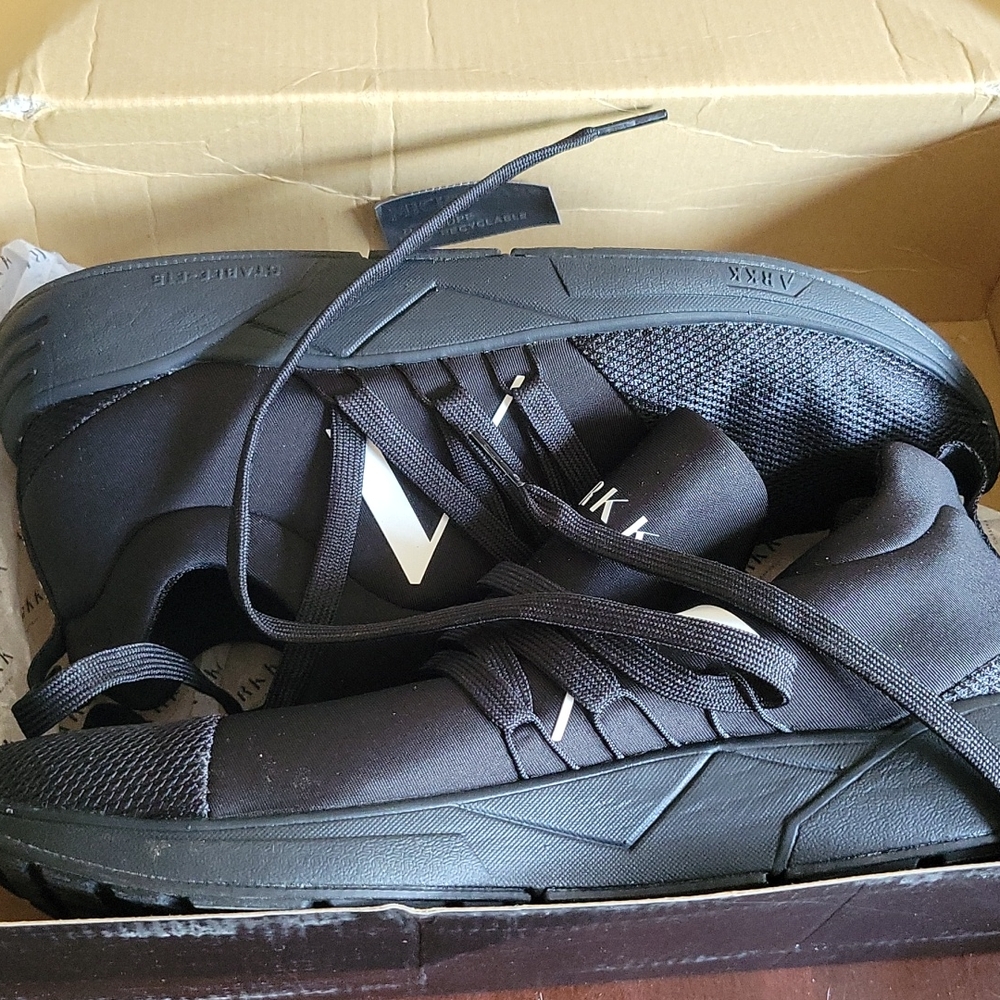 Shoes - Picture 2 of 2
